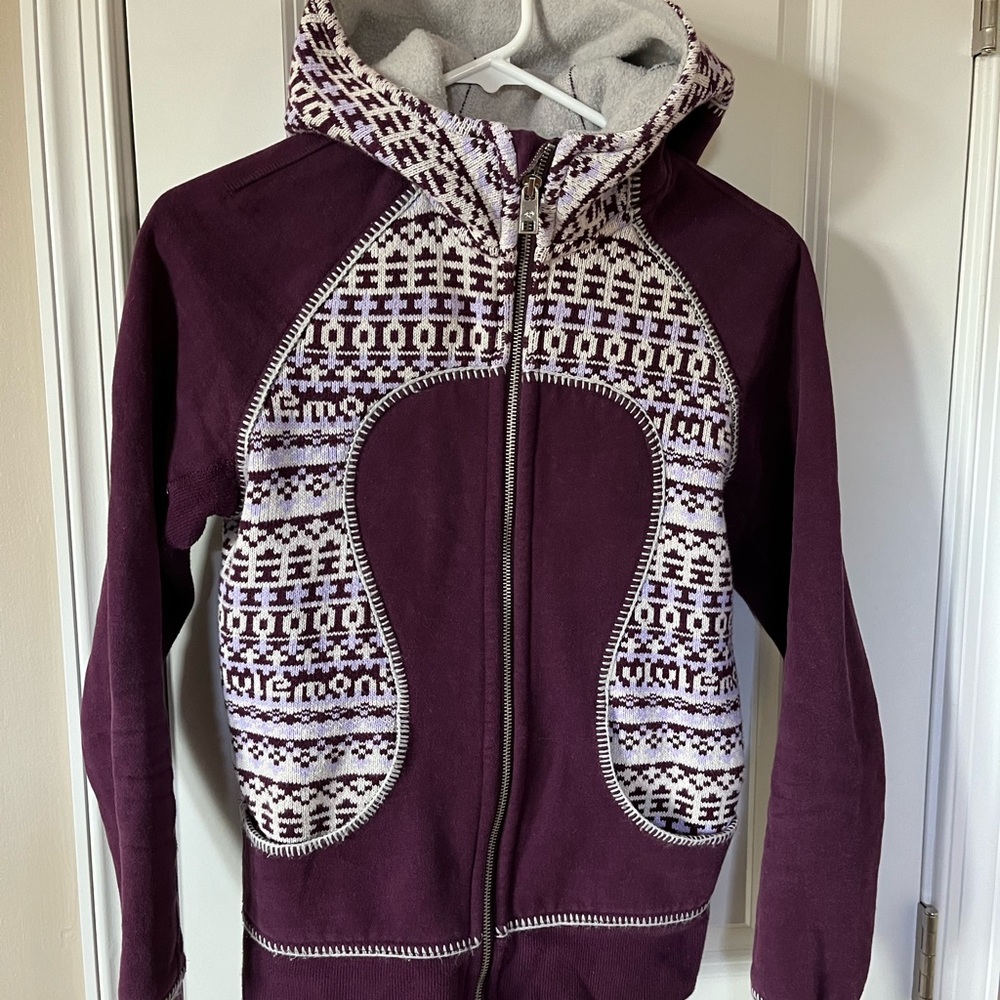 Lululemon Limited Edition Scuba Hoodie - sweater detail - Size 6